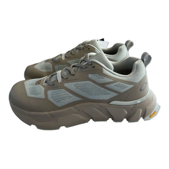 Oakley Other - Oakley Men's Light Breathe Trail Shoe Size 8 Natural Colors